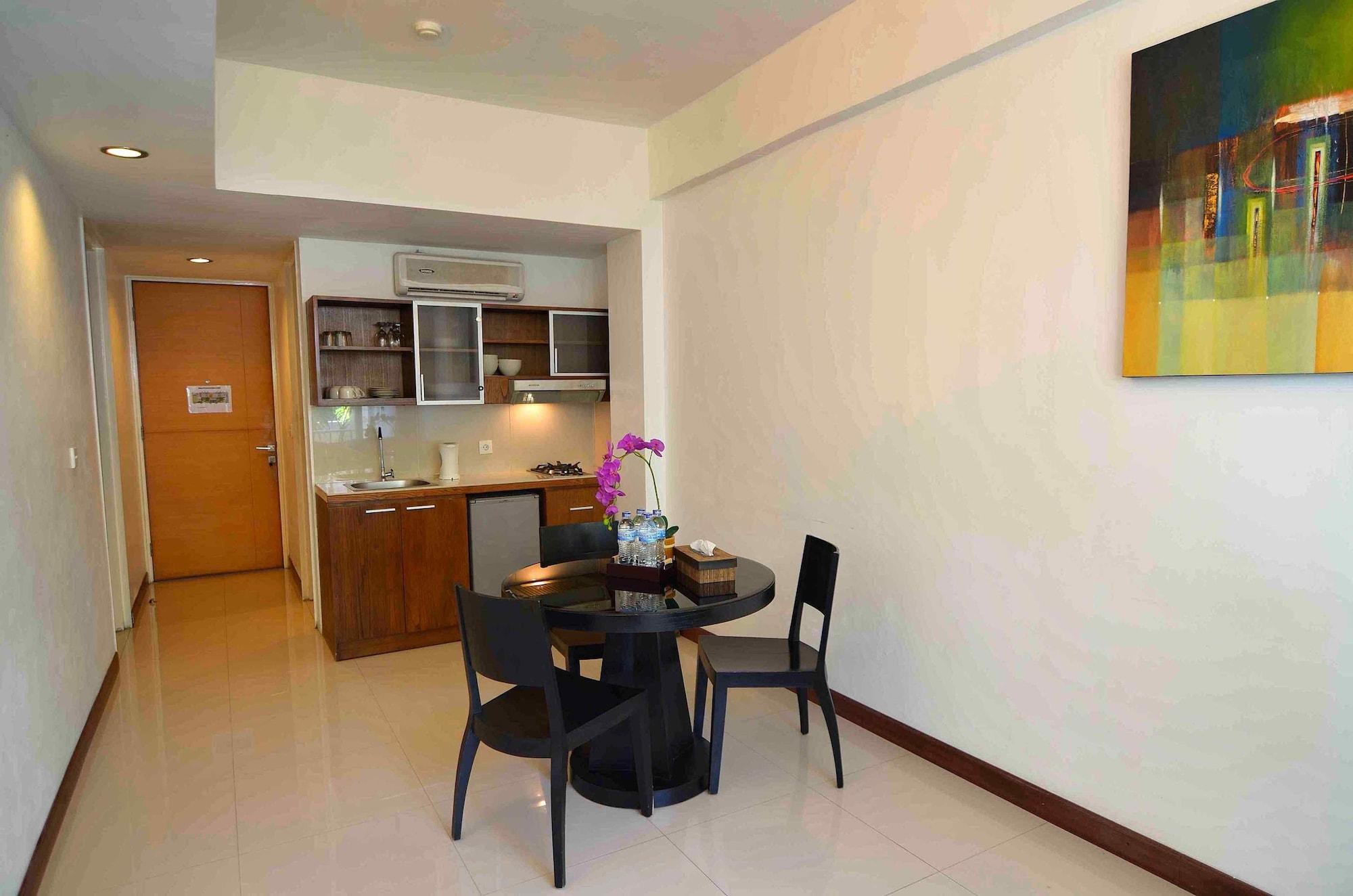Sunset Residence And Condotel Kuta  Exterior photo