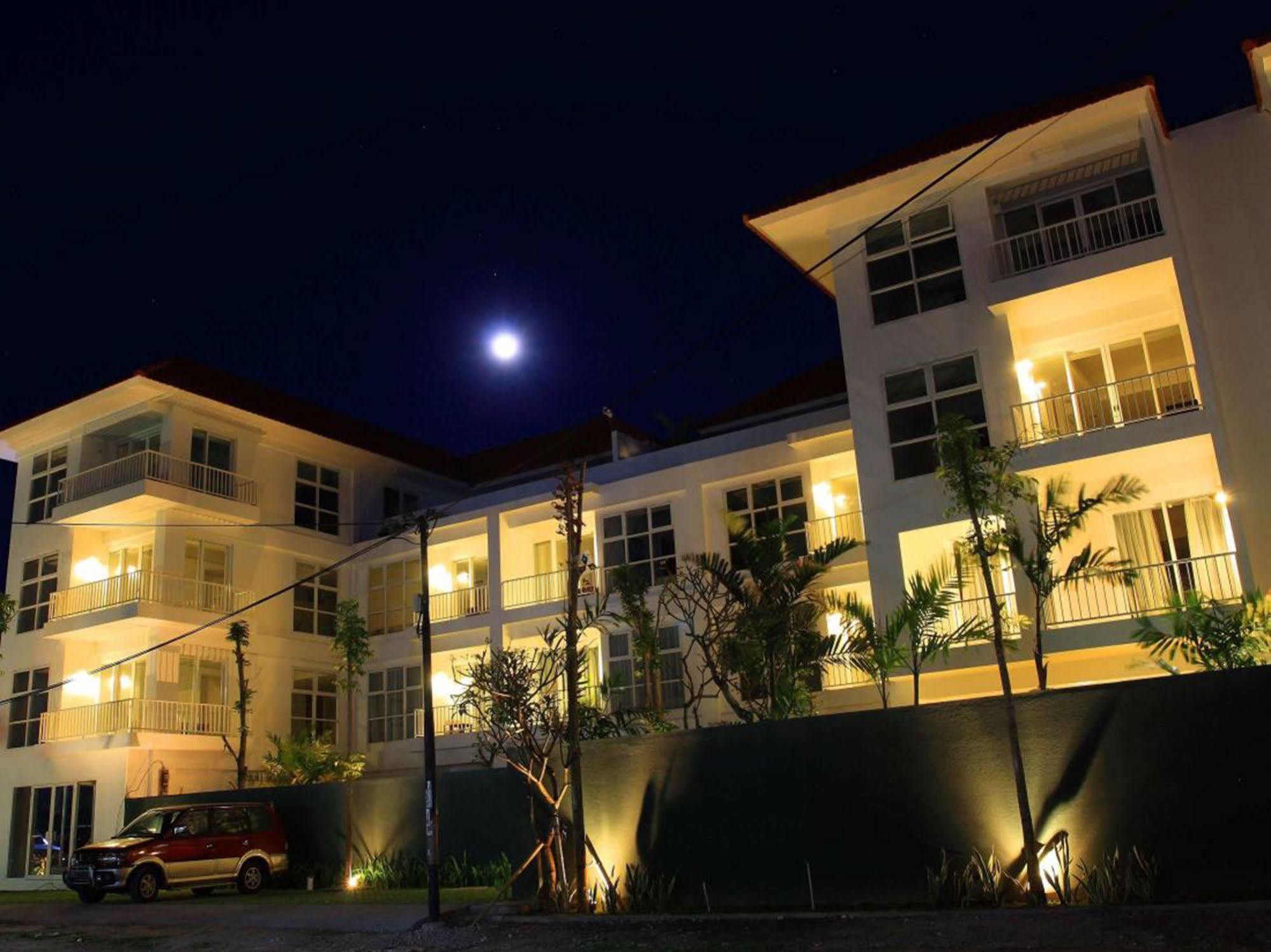 Sunset Residence And Condotel Kuta  Exterior photo